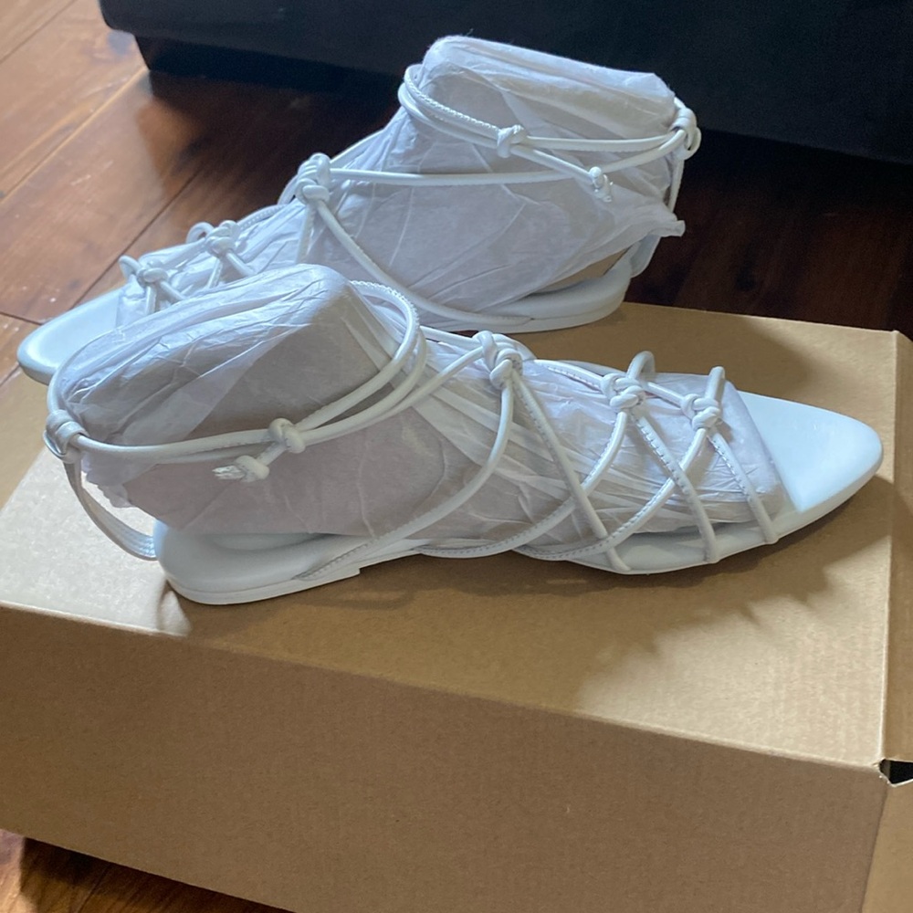 Vince sandals size 6